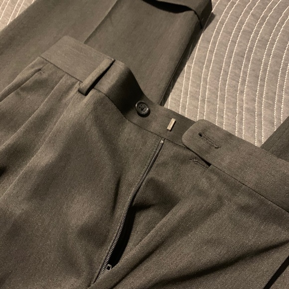 Perry Ellis Charcoal Classic Fit Pleat Pants 30x30 - Picture 2 of 6